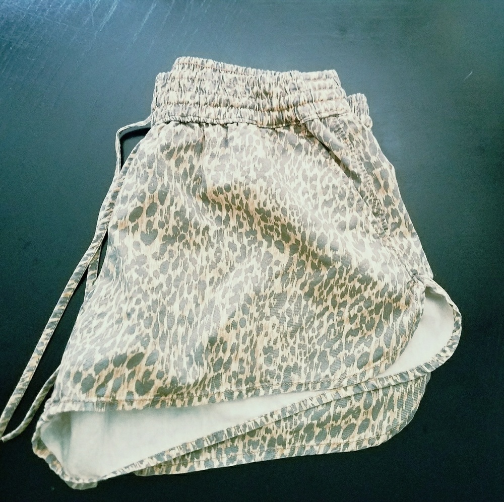 Hollister high waisted shorts